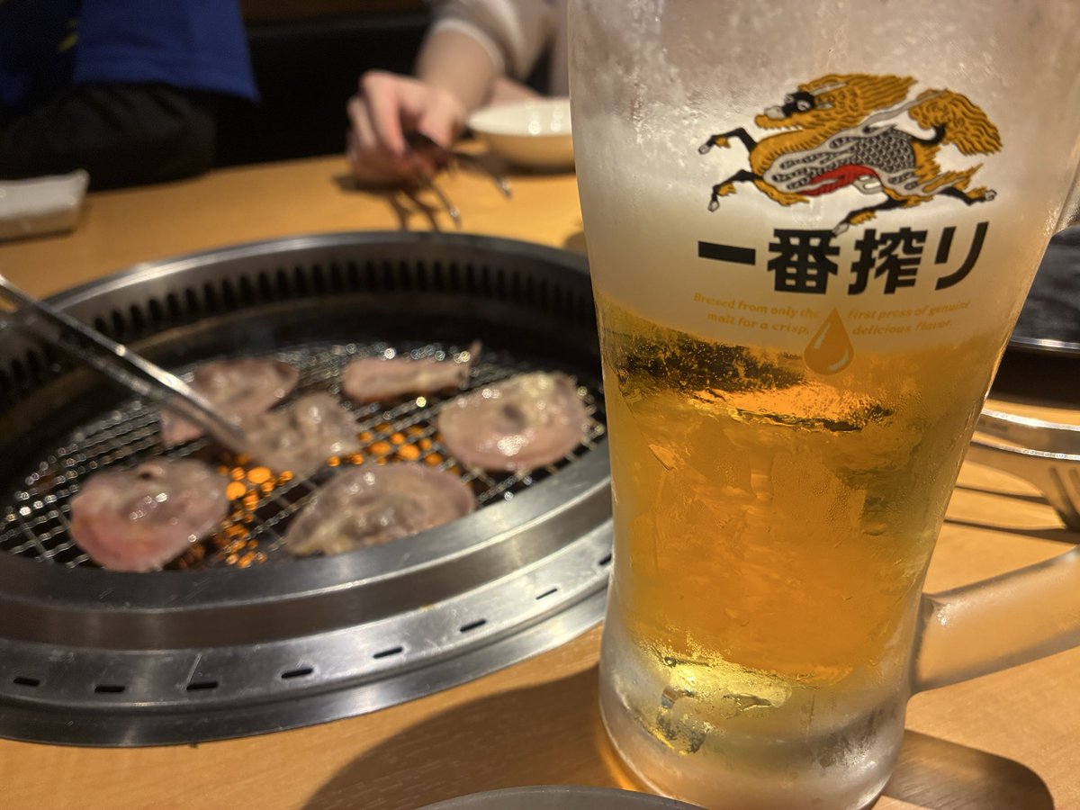 Roly_poly24's tweet photo. 大会後の焼肉が一番すき https://t.co/q6FcVGhkIz