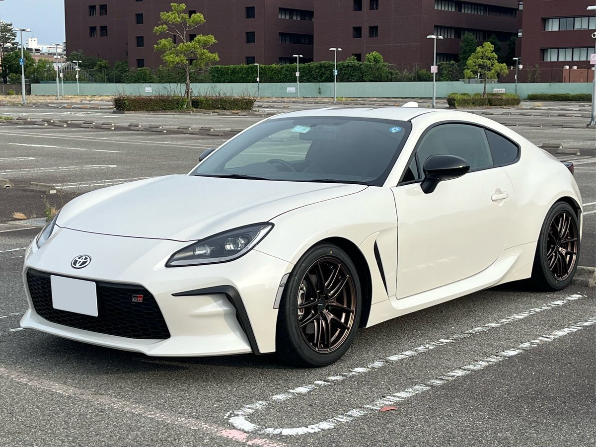 akira_ap1's tweet photo. オイルお漏らしから復活！
GR86/BRZ Cup用ホイール&amp;タイヤのツラウチ号でしばらく修行 https://t.co/ANlAX8VuBY