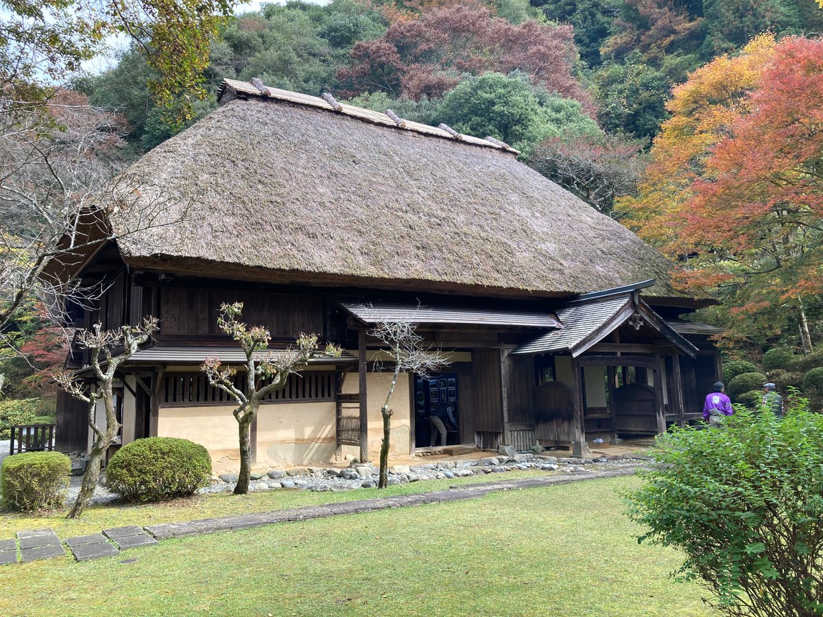 ojichari's tweet photo. 五家荘 ５
数年前ですが…
五家荘へ紅葉を観に行きました。
しかし地元の方曰く「今年は紅葉ダメ…」…残念
2023年11月9日 https://t.co/tVfxcCb6XQ