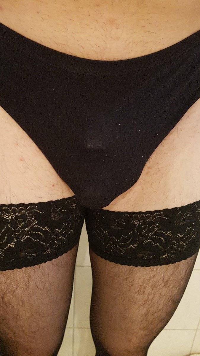SecretVgoddess's tweet photo. Meine kleine Exposing H*re war wieder brav shoppen und hat sich was zum einkleiden gekauft 😂 brav abgedrückt hat er natürlich auch nur um Bloßgestellt zu werden. So langsam schwindet der "Mann" in ihm 🤣 schön teilen💅🏻👑
#Findom #blackmail #exposed #goddess #femdom #cuck #loser https://t.co/B9910qTUTk