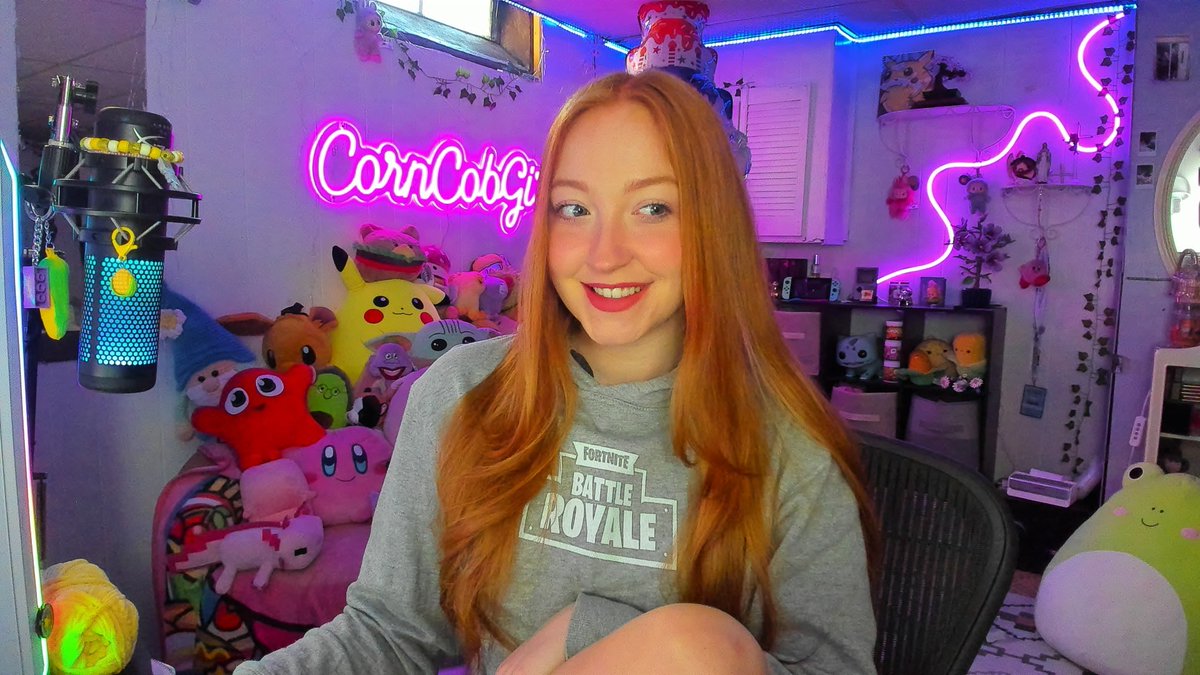 corncobgirI's tweet photo. ✨ Rise &amp; shine baby theres a new season of Fortnite!!! 
https://t.co/70q93FPi4R https://t.co/BQS0P2qPwm