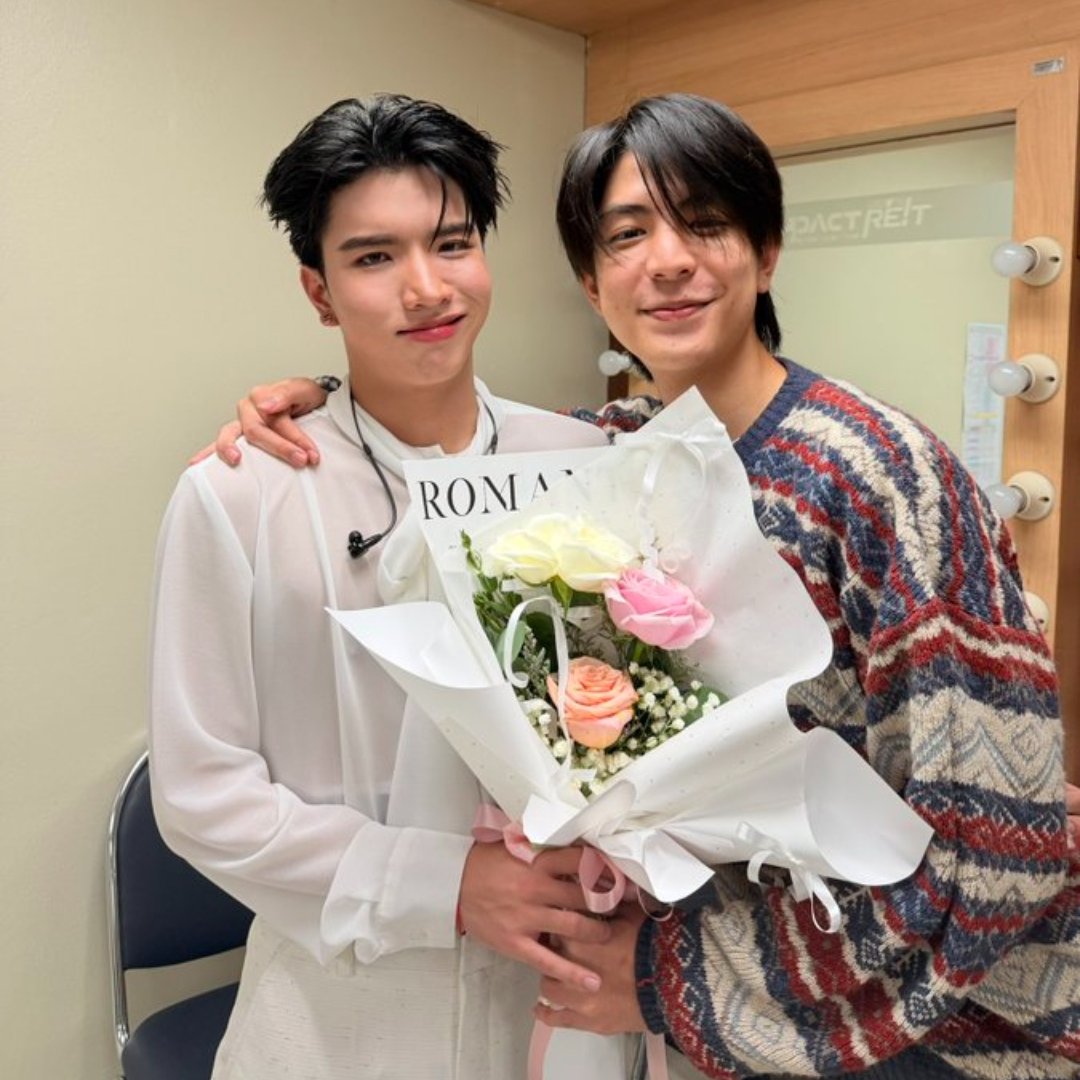 bebart00's tweet photo. อิมแพคแรกในฐานะไอดอลก็ไปให้กำลังใจ ก็อตช่าป็อปแรกก็ไปให้กำลังใจ อยู่ทุกๆของความสำเร็จแรกของเทอหมดเลยง่ะ คนที่พร้อมซัพพอร์ตเทอเสมอเลย ก็อย่างที่บอกว่าเป็นฟคเค้าตั้งแต่วันแรกที่เจอแล้วคับ ถึงจะชอบเข้าถ้ำ แต่ถ้าเทอต้องการกำลังใจ ผมพร้อมเสมอ พร้อมไปอยู่ตรงหน้าเทอตลอดเลย คนที่ใช่ไม่ต้องพยายามจริงๆแหละเนาะ ซีทำให้ดูแล้ว
♡⁠ #sea_ta_lay #keenkeno #seakeen 
#GOTCHAPOP4xCLO_VER
#GOTCHAPOP4