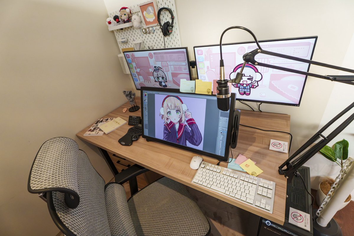 Motchannel131's tweet photo. ミームの人の個展楽しかった
エルゴヒューマンの椅子欲しい https://t.co/tUts2TYSjF