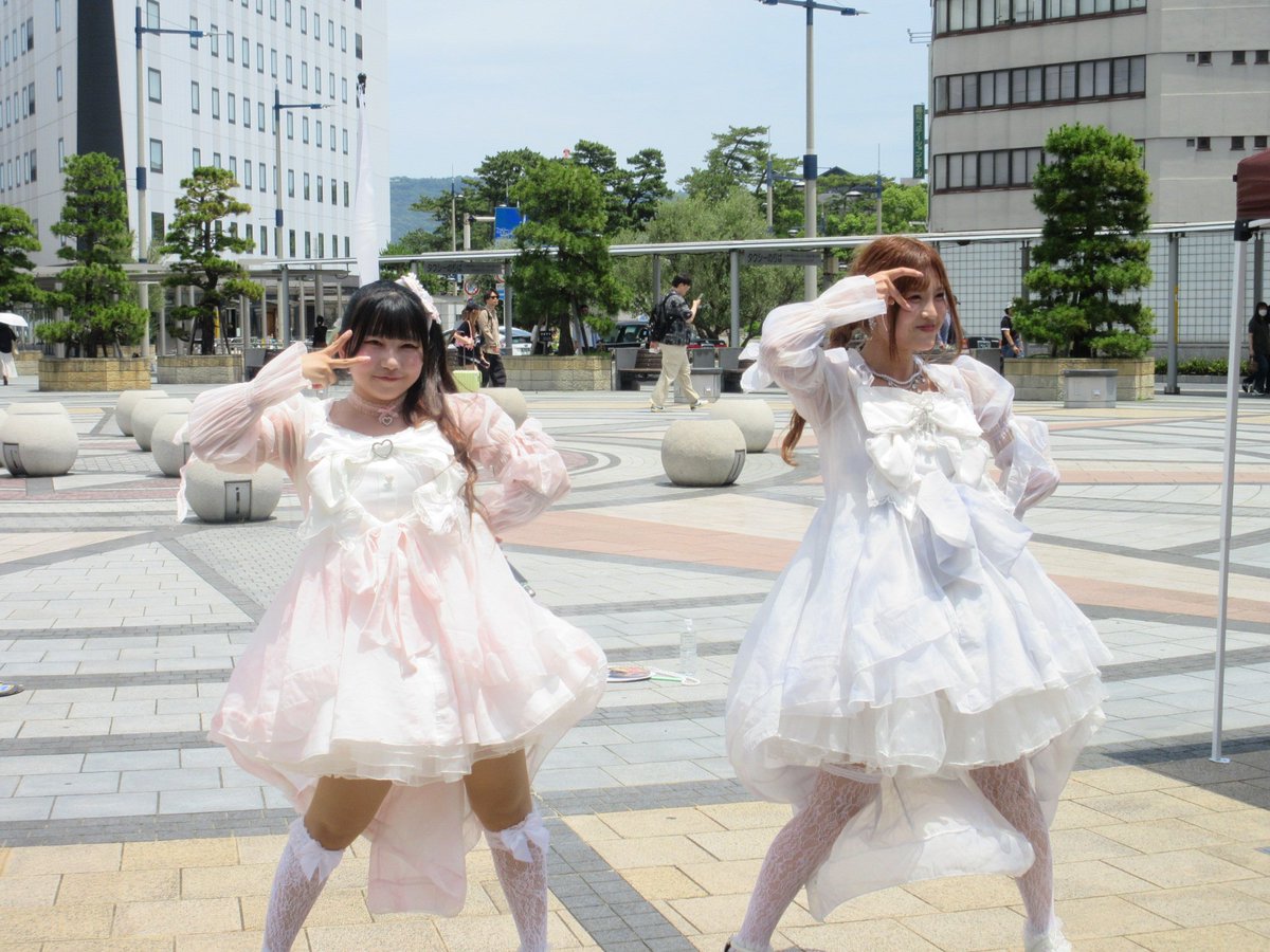 eri_0715's tweet photo. 高松駅前公認ストリート
2026年6月6日
neomelty
#neomelty
#橘花アヤカ
#兎美めろ
#高松駅前公認ストリート
#ネオメルロス https://t.co/BdA2rVkXc1