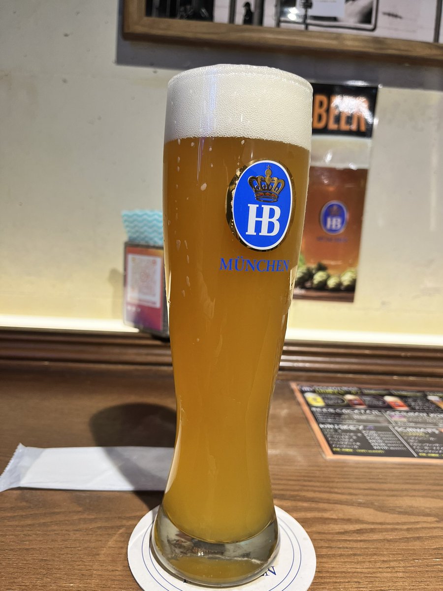 chomanabu's tweet photo. ビールが美味しい。

白ビールも黒ビールも素敵だ。 https://t.co/V3bGSJl5QN