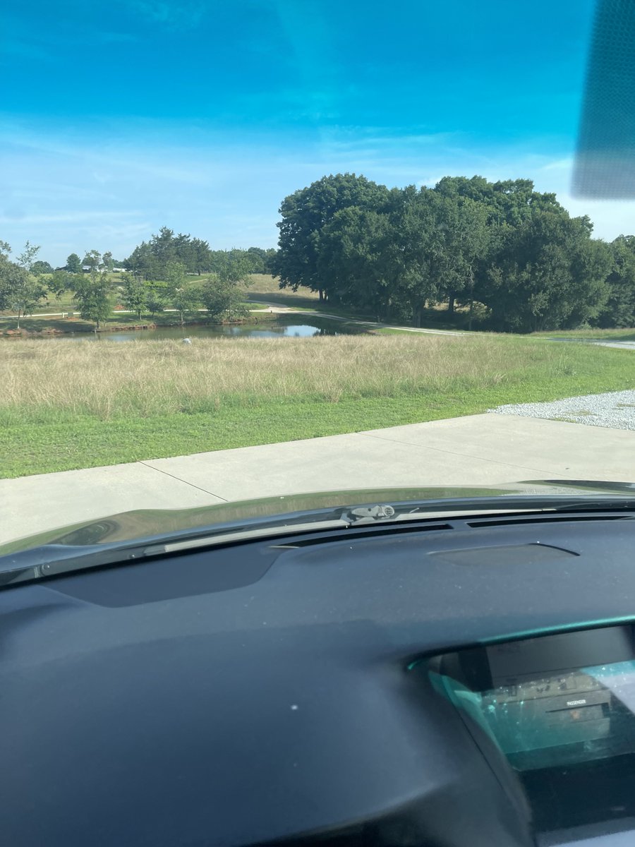DrWadeWalker's tweet photo. On the way to see the Dawgs play! https://t.co/V4QsnCw2WX