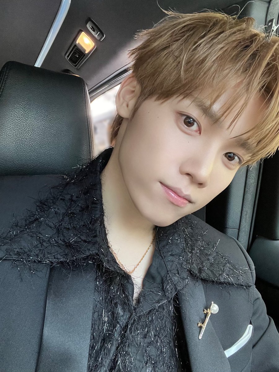 official__INI's tweet photo. [#木村柾哉]

PRODUCE101 JAPAN 新世界 ファイナル！
101 SPECIAL BUDDYとして最後まで見届けさせていただきました

練習生のみんな、本当にお疲れ様でした！
いろんな思いが詰まった日々になったと思いますが、その思いたちを忘れなければ必ずまた次の扉を開く鍵になってくれるはずです！

これからはそれぞれの道に進んでいくと思うけど、自分の道を信じて突き進んでください！
改めて、KO1KEYZのみんな、本当におめでとう☺︎

@produce101jp_ 
@KO1KEYZofficial 
#INI #KIMURAMASAYA