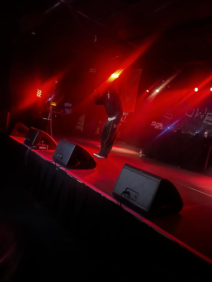 27nooneknows's tweet photo. @TIGRAYFUNK Raleigh or Charlotte need you in nc again https://t.co/yuNAFKPzQN