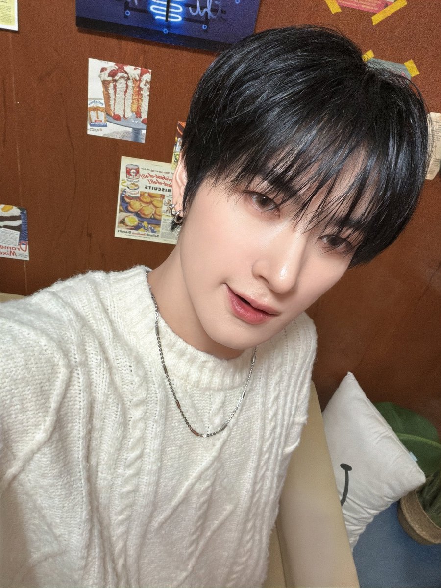 TRENDZ_OFFCL's tweet photo. [#윤우] 해피한 주말 보내자🐺🖤

#FROM_TRENDZ #TO_FRIENDZ #TRENDZ #트렌드지 https://t.co/dnFcFXfThy