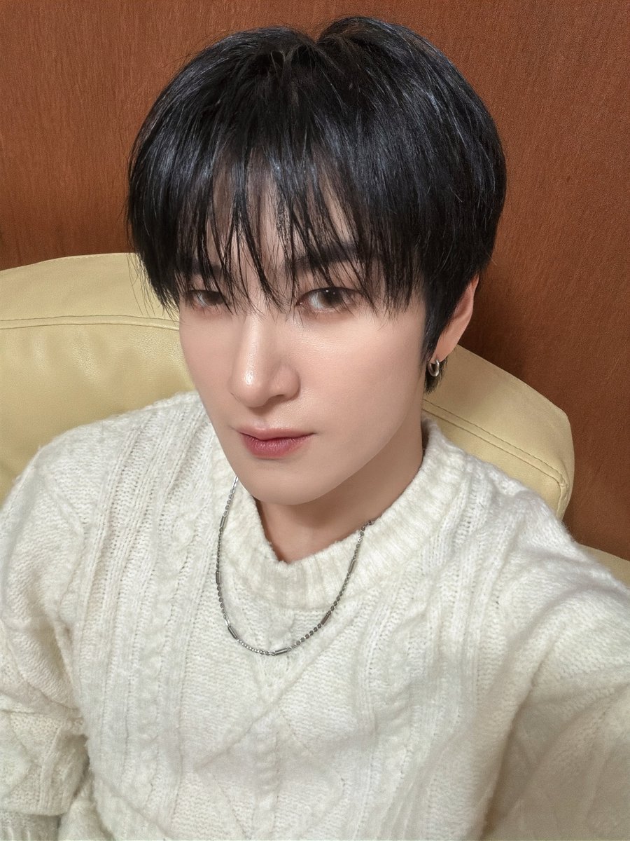 TRENDZ_OFFCL's tweet photo. [#윤우] 해피한 주말 보내자🐺🖤

#FROM_TRENDZ #TO_FRIENDZ #TRENDZ #트렌드지 https://t.co/dnFcFXfThy