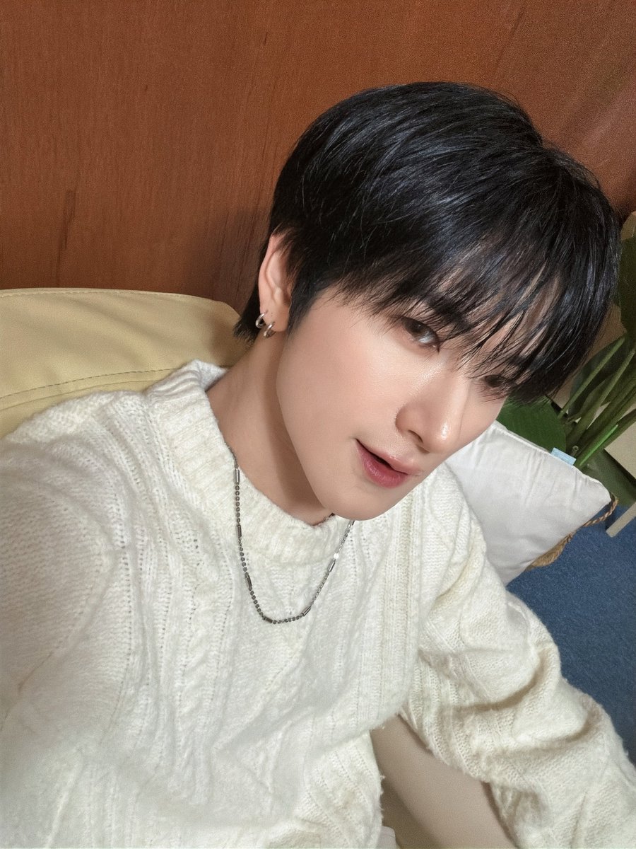 TRENDZ_OFFCL's tweet photo. [#윤우] 해피한 주말 보내자🐺🖤

#FROM_TRENDZ #TO_FRIENDZ #TRENDZ #트렌드지 https://t.co/dnFcFXfThy