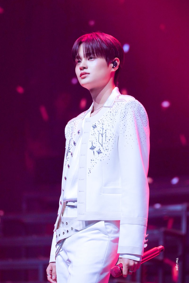 the_light0129's tweet photo. 260523 ‘6IX TO SEVEN’ HQ 5

🔥

#이대휘 #대휘 #DAEHWI #AB6IX https://t.co/h2GtkSPayP