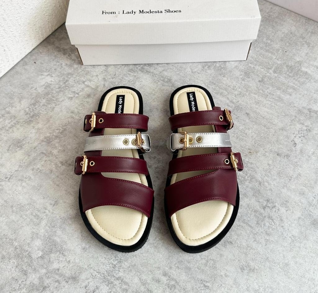 xxxirraaa's tweet photo. Local brand sandals, but make it cute—perfect for daily🌷

a thread~ https://t.co/Xgc0iW6yi1