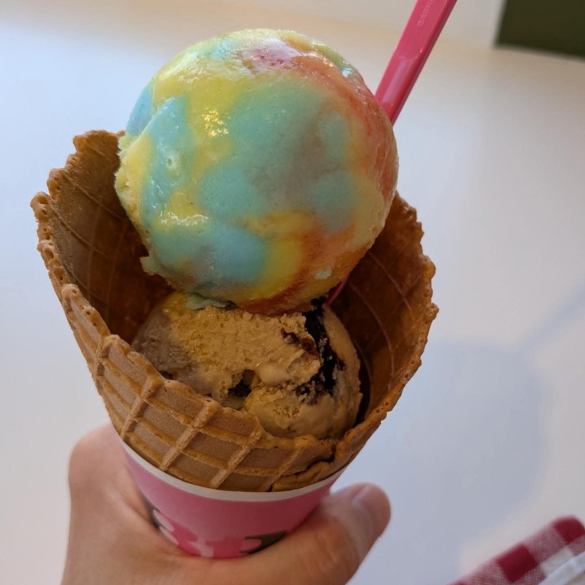 njerishoko's tweet photo. ドラクエ好きとしてはね、やっぱり食べないとね😋
ひとくち食べて『かいしんのいちげき』をくらったよ。

#31 #ドラクエ #コラボ #かいしんのいちげき https://t.co/AYU5Iw2r3G