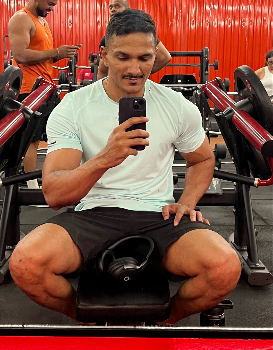 heyromullo's tweet photo. Aproveitando o pump 😊 https://t.co/SG1YcCsX43