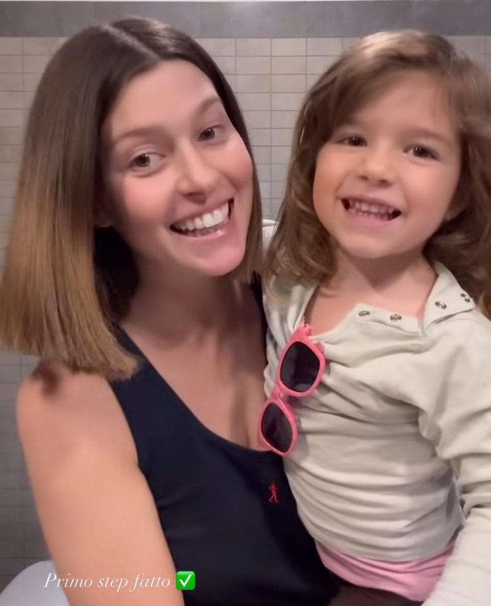 BiasiErika's tweet photo. La forza che Natalia sta dimostrando di avere e che forse inconsapevolmente sta dando anche alla sua famiglia,ad Andrea,alle bimbe e a tante persone che vivono la sua stessa situazione senza perdere mai il sorriso💪🏻🥹
Che la vita le restituisca tutto quello che le sta togliendo❤️‍🩹 https://t.co/AAzdIrr1XB