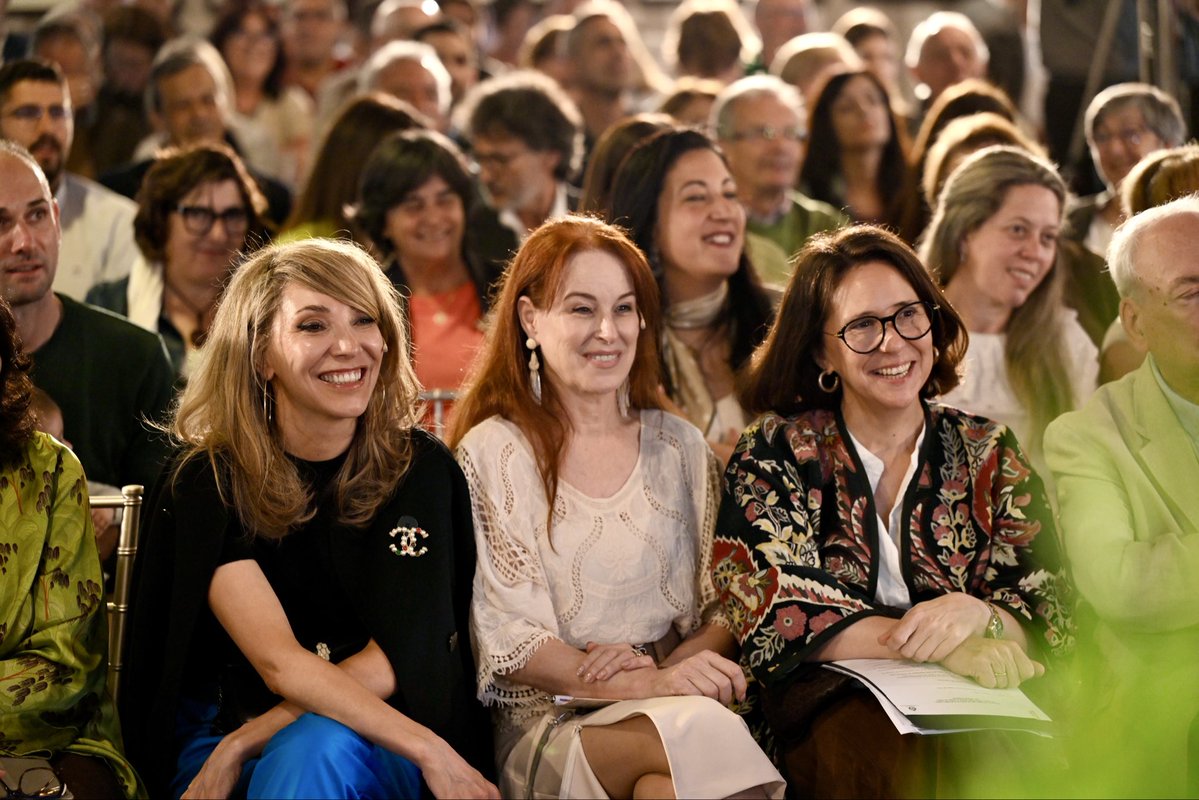 fpa's tweet photo. Cangas de Onís acoge el XV Encuentro de Pueblos Ejemplares, organizado por la Fundación Princesa de Asturias en recuerdo de los Pastores de los Picos de Europa, galardonados en 1994 con el Premio al #PuebloEjemplar de Asturias.

©️ FPA | Iván Martínez https://t.co/wKLlYeXkTw
