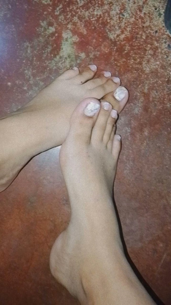 Alexa6374596320's tweet photo. Quieres mis pies en tu boca? 💞😋🔥 https://t.co/ikABxG1nz7