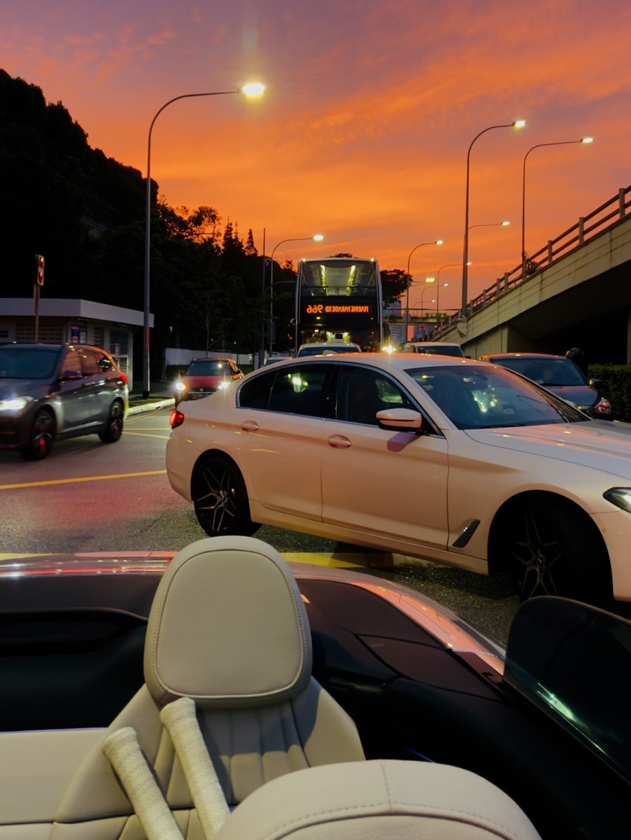 ManishCalliope's tweet photo. 夕焼けはいつもとても美しいですね！ https://t.co/ydwF6AM6IR