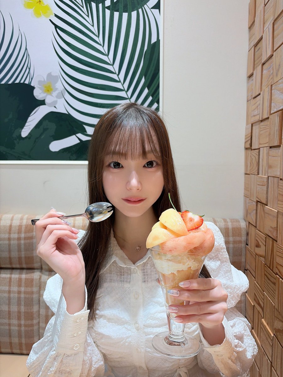 ju_pyon_'s tweet photo. 桃パフェ巡り🍑
📍果実園リーベルハレザ池袋店

顔より大きいパフェだったけど、ピーク前のさっぱりした桃で最後まで幸せに食べれた🍑🍑

今年はいろんな桃パフェをたべるんだ૮꒰ྀི σ̴̶̷ . σ̴̶̷ ꒱ྀིა♡ https://t.co/1KQbgam6hP