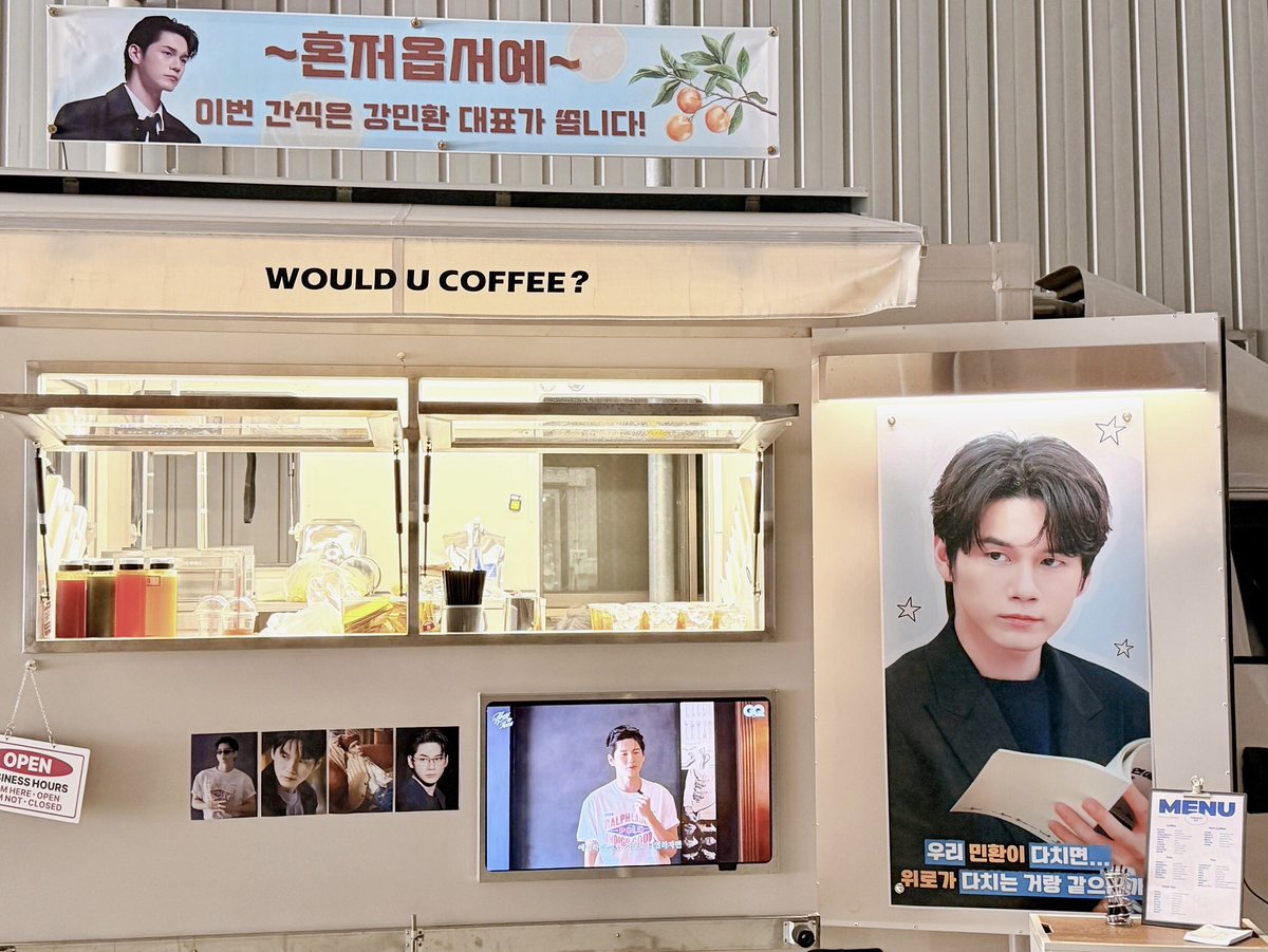 ONG_ClubTH's tweet photo. 𝙍𝙄𝙂𝙃𝙏 𝘽𝘼𝙉𝙉𝙀𝙍

우리 민환이 다치면…
위로가 다치는 거랑 같으니까

ถ้าคังมินฮวานของเราเจ็บ…
มันก็เหมือนกับวีโรเจ็บด้วยเหมือนกัน

ประโยคนี้เป็นบทพูดของคังมินฮวาน (องซองอู) ที่พูดกับชอนยอรี (พัคอึนบิน) นางเอกของซีรีส์ ซึ่งทาง 𝙊𝙉𝙂 𝘾𝙡𝙪𝙗 ได้นำมาดัดแปลงให้น่ารัก เพื่อสื่อถึงความรู้สึกของวีโรที่คอยเป็นห่วงและอยู่เคียงข้างองซองอูเสมอค่ะ 🥺

แล้ว องซองอู เลียนแบบแบนเนอร์นี้ด้วย น่ารักมากค่า ㅠㅠ 🥹🫶🏻

𝙇𝙀𝙁𝙏 𝘽𝘼𝙉𝙉𝙀𝙍

옹성우 배우님!
항상 응원합니다
~ 태국 위로 드림 ~

นักแสดงองซองอูคะ!
เป็นกำลังใจให้เสมอนะคะ
~ จากวีโรไทย ~

ข้อความนี้ตั้งใจถ่ายทอดกำลังใจและความรักจากวีโรชาวไทยที่มีต่อองซองอู พร้อมส่งแรงสนับสนุนให้กับนักแสดงองซองอูในทุก ๆ การทำงานค่ะ 🩵✨