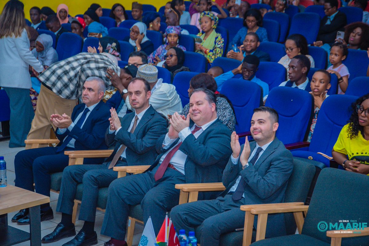 GnMaarif's tweet photo. 🎓 Félicitations à nos élèves de 10ᵉ année et de Terminale pour leur réussite !
Les Écoles Maarif Turco-Guinéennes sont fières d’accompagner ces jeunes vers l’avenir. Merci à nos invités d’honneur, aux familles et aux enseignants pour leur soutien.
Bonne route à nos diplômés ! https://t.co/h0ufzCJ5E7
