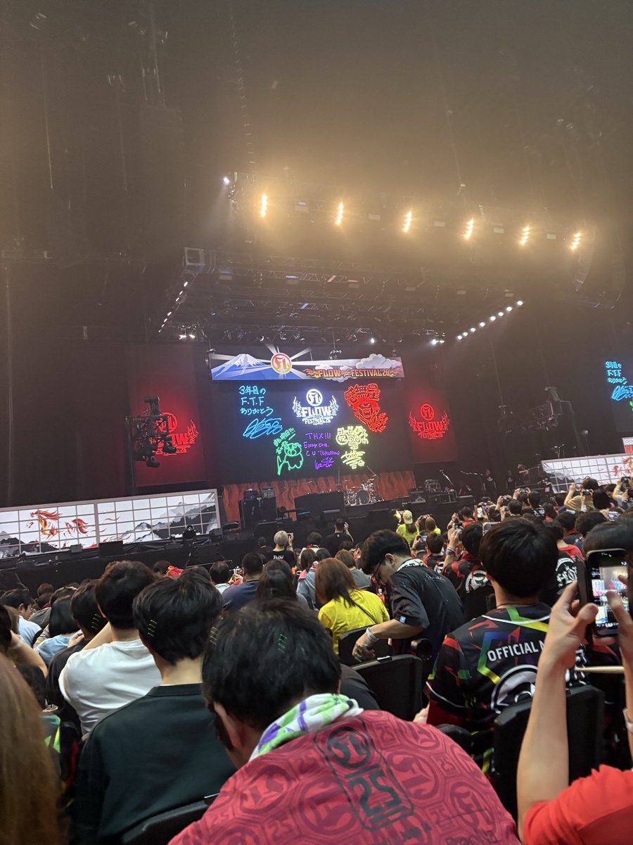 Rom_clps's tweet photo. FLOWフェスめっちゃ楽しかったよ
誘ってくれた友達に感謝 https://t.co/MmatCGplmG