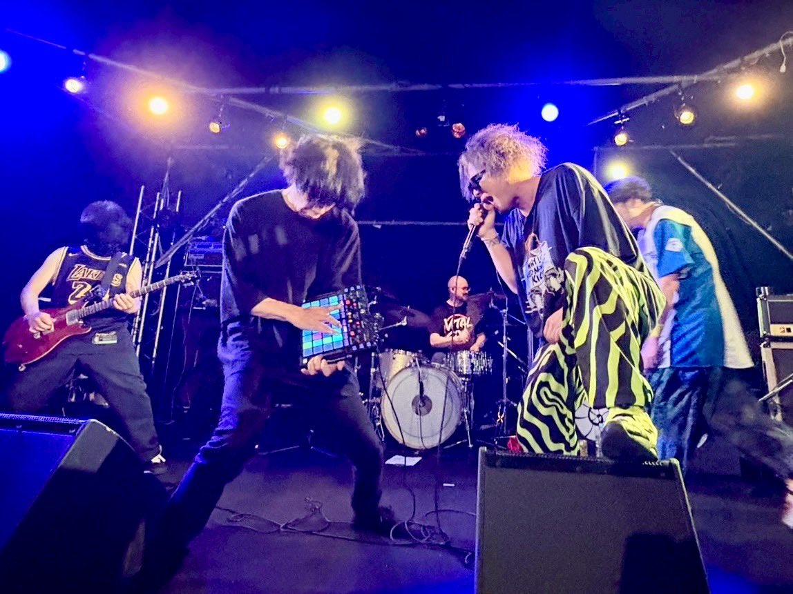 TMN_tsukisamu's tweet photo. ▶︎初‼️旭川✨◀︎
2026.6.6 旭川CASINO DRIVE
なんだか楽しませて頂きました🐑

ほろ酔い気分ですが
素敵なイベントを組んで��れた@CASINODRIVEinfo ありがとうございます🍻
もちろん #モナークロック もありがとう!
周年おめでとう㊗️

 #TMN羊 メンバー全員酔っ払ってますが
明日は6/7池袋Adn
 @HADAKAEFUDA 
@p8ds_p  👈ベガスペードOA
楽しく行きましょ