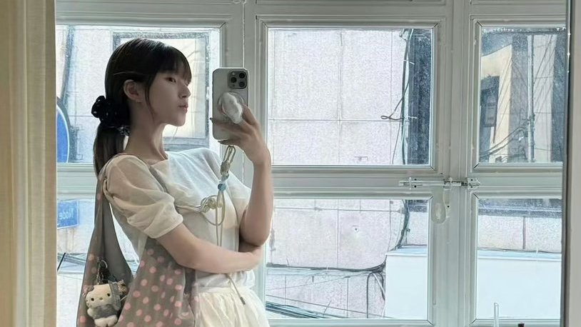 lusiwonii179's tweet photo. lusi finally updated her ig for her international canlilys. she's so "SangZhi" coded.

btw, the intl fans missed her so much that within two hours her post got 400K+ likes and 4K+ comments...💜
#ZhaoLusi https://t.co/EQMPjymwtp