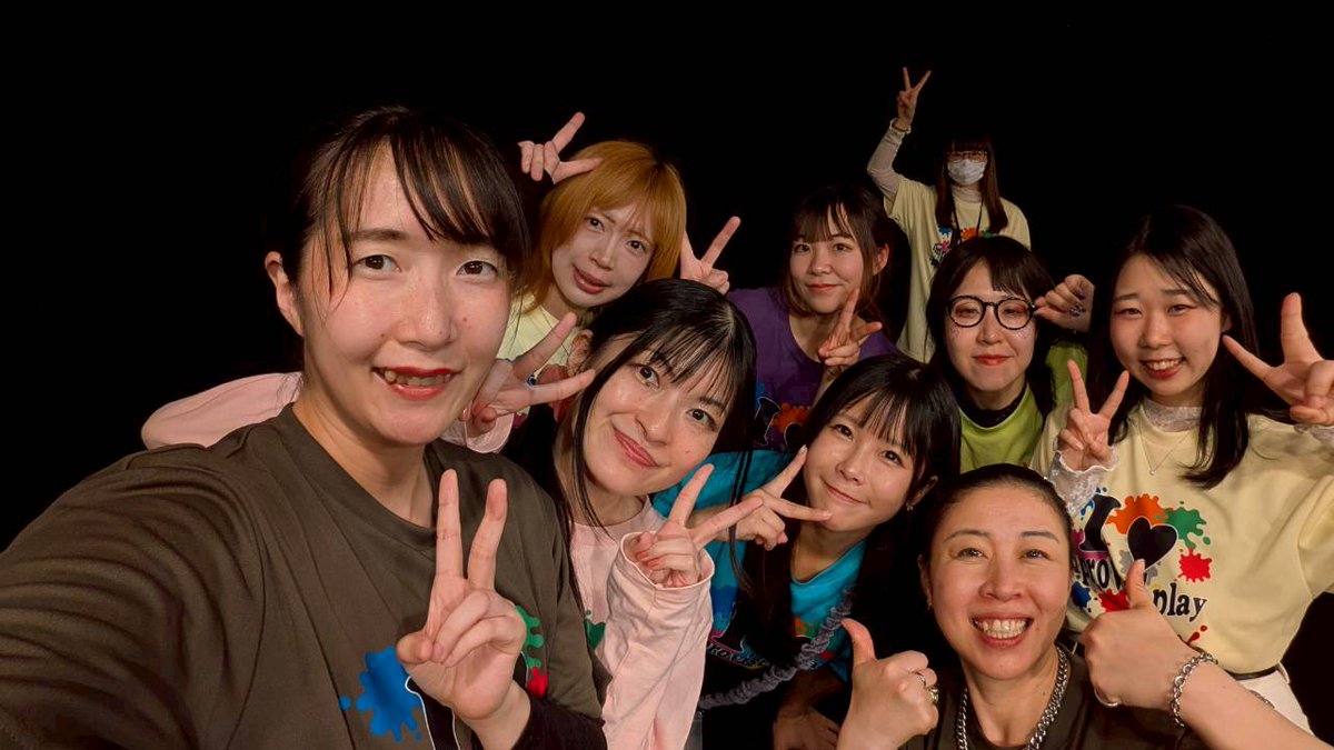chiii_saaa's tweet photo. #即興週間
私にとっては初日でした！
今回は頑張って喋れたほうですがいっぱい空回りしました😂
特にティルトは⋯🤔
私は明日も12時半と16時の公演にいるので是非観に来てくださると嬉しいです！
飛び込みさんも配信さんも大歓迎です💕💕
明日もがんばります👍️👍️

https://t.co/Ed2rrThM0E https://t.co/PRxHF7ILq7