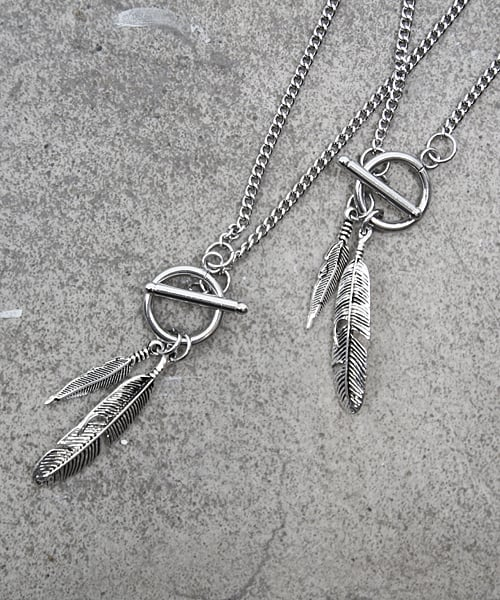 onewefashion's tweet photo. [260603] Kanghyun wore the Feather pendant from Acha. available here for 11$ <https://t.co/uf7HA6hdbM> #ONEWE @official_ONEWE  #원위 https://t.co/uevxOiXZgS