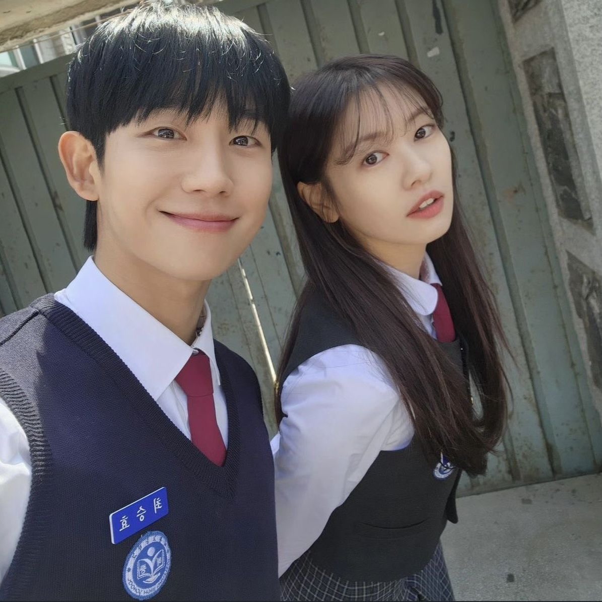 jeongyoungwook_'s tweet photo. They say people fall in love most easily in the season they were born. It’s not proven by statistics, just something someone born in a season like mine once said. Just as all creatures have a homing instinct, perhaps humans carry an instinct for love. Even if it isn’t true, it’s something I want to believe: that someone born of love would know their own season for loving and bloom into their gentlest self when the time comes.

I was born in April, and he in March.
We fell in love in May.

The streets are thick with concrete towers, and life has grown so barren we barely nod to our neighbors. Yet I believe the seeds of romance persist. Even between cracked asphalt, flowers still push through to bloom. In our own seasons, we each carved out a quiet grove of love and even found a reason that felt just right.
We were born in seasons neither too hot nor too cold. And in a season just like that, we fell in love. I always knew the notion of loving in one’s birth season wasn’t really true, yet I believed it as if I’d uncovered some hidden truth. He was born in such a season, and we loved in such a season, so it became the perfect excuse. Somewhere along the way, we started believing that romantic little excuse, truly believing it.
