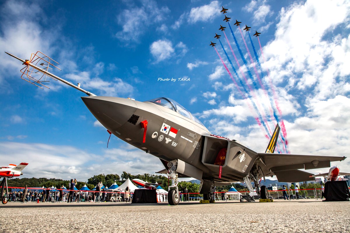 alice_herb's tweet photo. #あなたの航空祭写真見せてください

写真でいかに"航空祭らしさ"を表現できるか… https://t.co/TYPpAW2iQ3