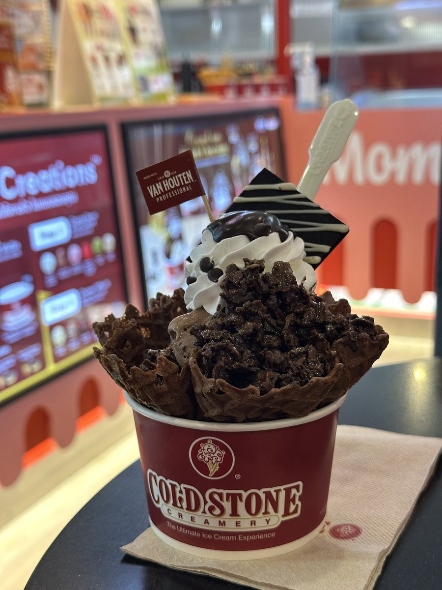 roslymost's tweet photo. อยากกินแทบตาย สุดท้าย กินคนเดียวไม่เคยหมดสักที 🥹😵‍💫🍦🍫
#chubby #chubbygirl #สาวอ้วน https://t.co/MtkKDIH5Zz
