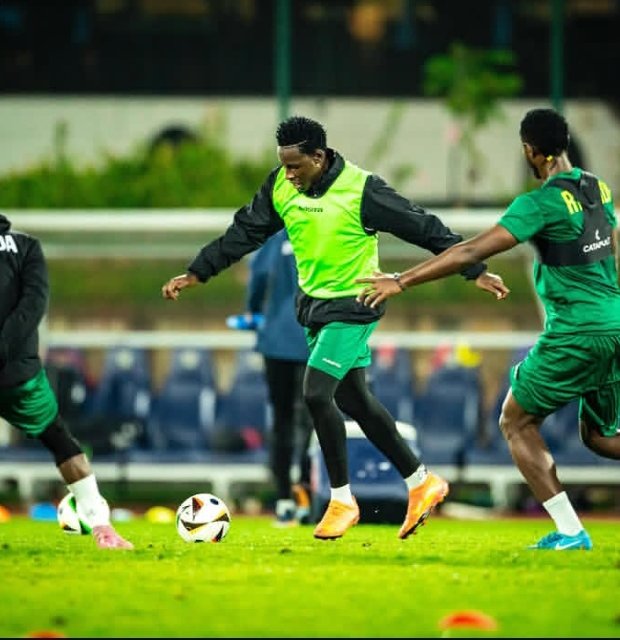 umulisa_eric's tweet photo. 🇷🇼Tomorrow is better🇷🇼⚽ NSHIMIYIMANA Yunusu uryamanye Contract y'ikipe ikomeye muri Algeria ashobora kuba yarasoje imikino ye muri APR FC 

Abarabu bafite amafaranga pe https://t.co/KfSpXTcfaA