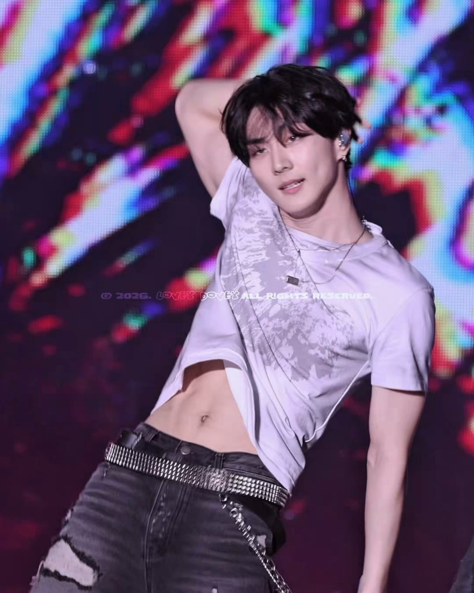 enhanatomy's tweet photo. jungwon 🔥 https://t.co/3YVNxTewoR