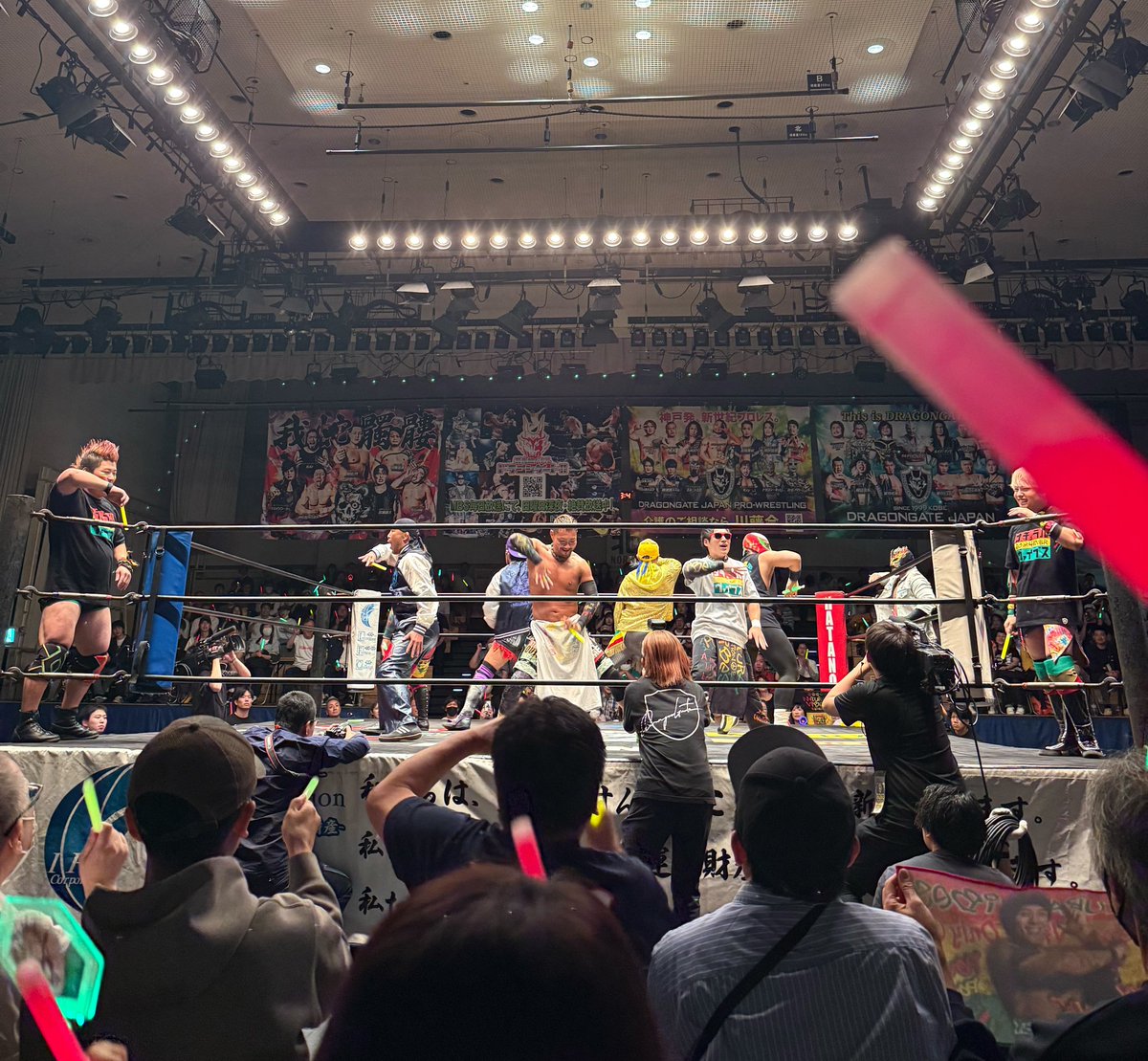 ari__drg's tweet photo. あの頃のバイブスが戻ってきたみたい
旧バイブス曲流れた瞬間鳥肌立った
身体が覚えてたよー泣 https://t.co/bRoRVUfPrG