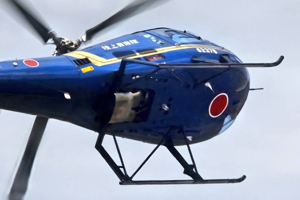 104Hiryu's tweet photo. 北宇都宮駐屯地開設53周年記念航空祭➂

今年も見事な展示飛行を見せてくれた､ブルーホーネット

#北宇都宮駐屯地 https://t.co/qrSByGVwLu