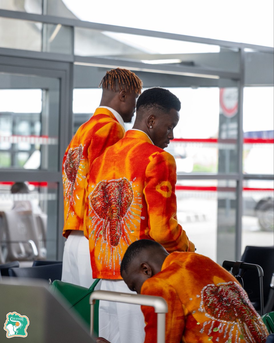 lnstantFoot's tweet photo. LES ÉLÉPHANTS DÉCOLLENT VERS LES USA AVEC CES MAGNIFIQUES TENUES ! 🤩🐘🇨🇮🛫

Y a pas l'Homme... même aux États-Unis !! 😤🇺🇸 https://t.co/pdmGNNsk7i