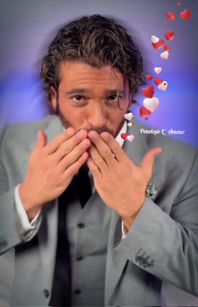 amour_penelope's tweet photo. Pero no nos olvidemos que en 🇪🇸,  esta noche tenemos a #CanYaman en #HayUnaCosaQueTeQuieroDecir.
Conociendo los programas que hace Can y que se entrega a fondo, hoy vamos a tener un programa a lo grande, como El 😉❤️💌 https://t.co/SGyYwnfSt0