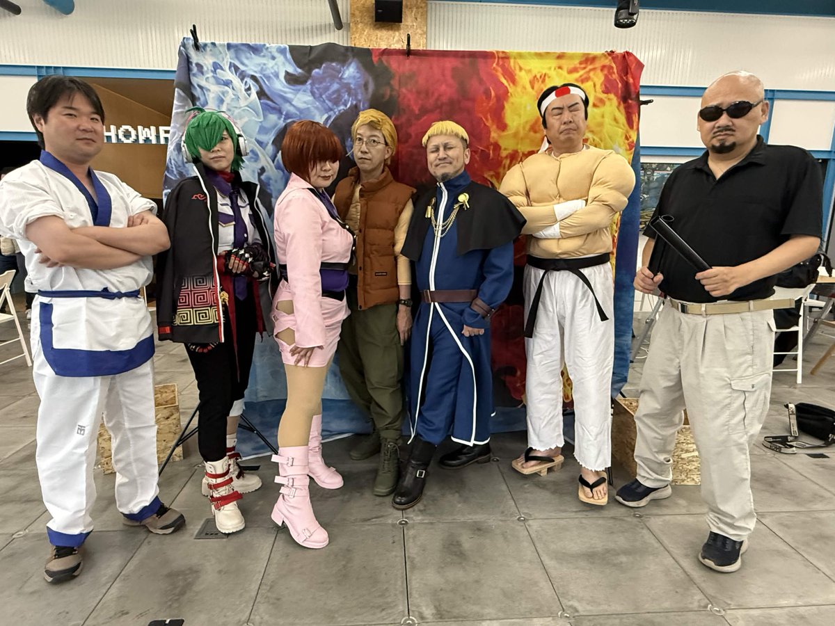 NGS8181's tweet photo. かくコスParty！にご参加の皆様、誠にありがとうございました！
カッコいい＆かわいいコスプレ、素敵なイラスト、熱い対戦が満載で、皆様の格ゲー愛が溢れていました！
途中の様子を全く発信できていないので後日発信していきます
本日はお疲れ様でした！
とりあえず運営の集合写真を1枚！
#かくコス https://t.co/u2dXtpywOo