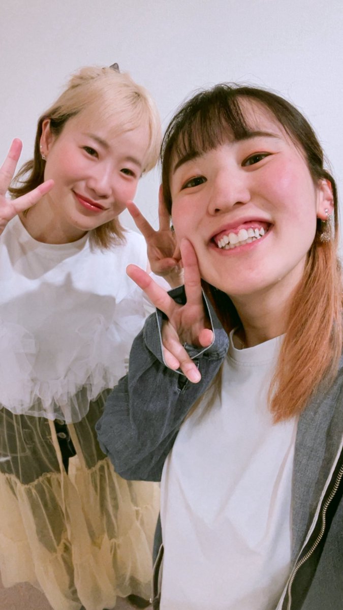 IMei_1126's tweet photo. 改めて、本日のコンピレーションアルバム記念サイン会＆スタジオライブ有難うございました🌸

来てくださった皆様にしゅがあみちゃんとのコラボのステージもお見せできたこと嬉しかったです😭

そしてこの後、麺屋バックドロップ出勤です‼️
蒲田の人たちも含めてもっと私を知ってもらいたい🔥
待ってます〜✨