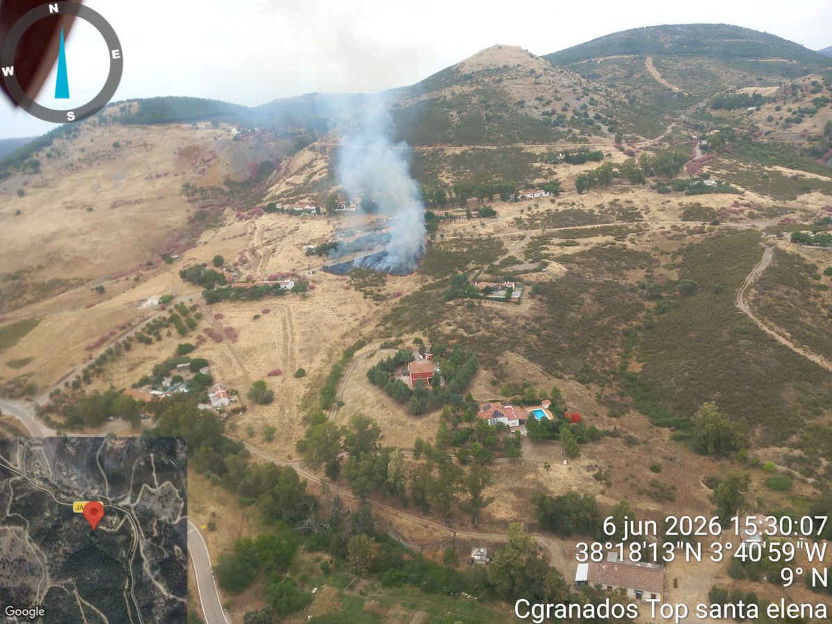 Plan_INFOCA's tweet photo. 06/06/2026    🕗 15:20 h.

🔴 DECLARADO | Incendio en #LaCarolina, #Jaén
📌 #IFLaCarolina en paraje Complejo Minero Los Guindos 

MEDIOS:
🚁 1 semipesado
👩‍🚒 2 grupos de bomberos forestales, 1 Técnico de operaciones, 2 agentes medioambientales https://t.co/deQGnvfp9P