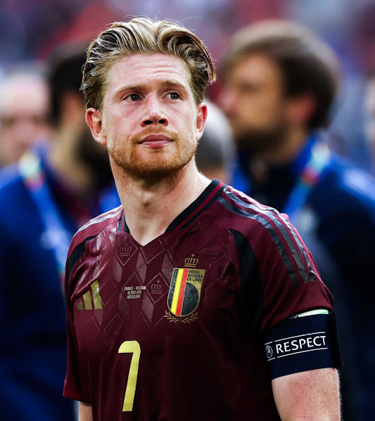 16_Rodri_'s tweet photo. You watch Kevin De Bruyne and you realize how much of an outstanding player he still is https://t.co/ECF0LXNWfN