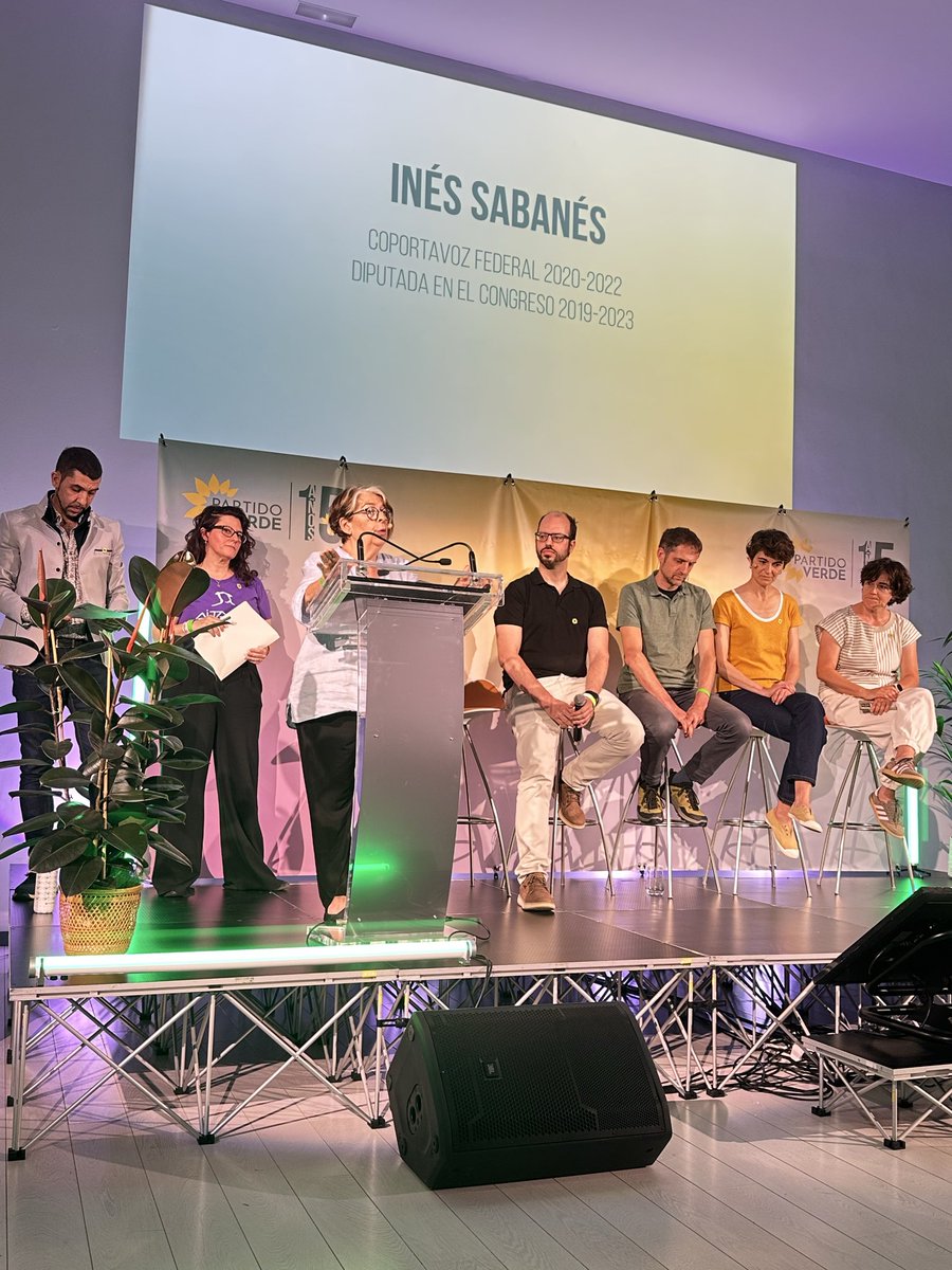 EstherGilSumar's tweet photo. 🌻Hace 15 años algunos decían que la ecología política era cosa de minorías.

Hoy sabemos que va de vivir mejor, de luz más barata, ciudades más habitables, cuidados, empleo digno, feminismo, futuro.

Gracias, Verdes Equo, por abrir camino💚🌻 https://t.co/pP39OuQY1Z