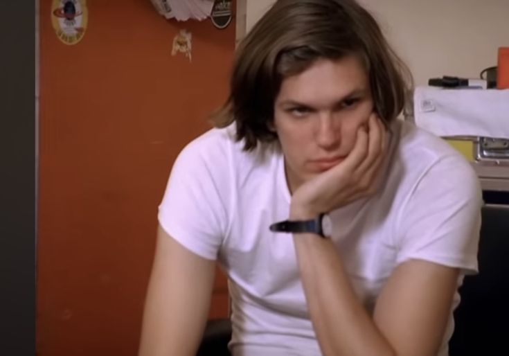 HansCasablancas's tweet photo. Nikolai Fraiture sits disinterested as he is forced to hear the entirety of "Like All Before You" by The Voidz, a unique punishment Julian Casablancas likes to give out to insubordinate members of the Strokes. December 2024 https://t.co/AxdrQlyDiw