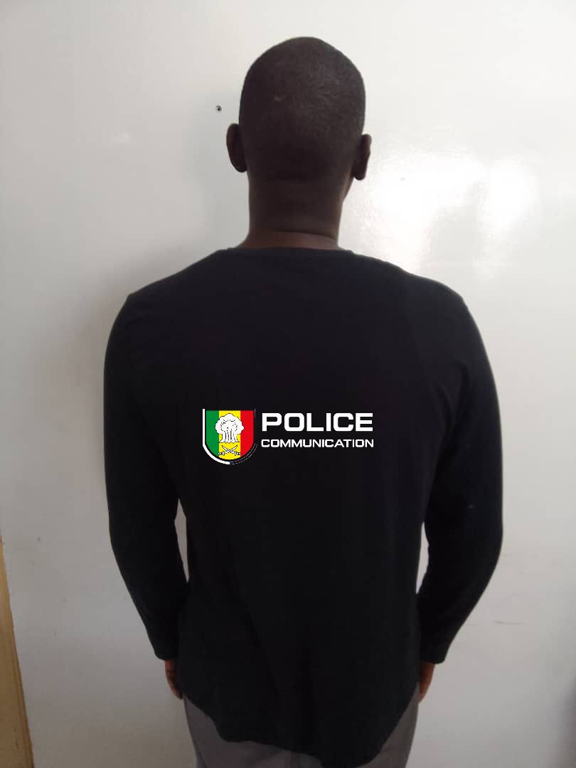 PoliceNationSN's tweet photo. Dakar : Un homme déféré pour pédophilie sur son neveu de 7 ans.
Interpellé par le Commissariat des Parcelles Assainies, le suspect (qui abusait aussi des employées de maison) a été confondu par un certificat médical et présenté au Procureur.
#Kebetu #Senegal #PoliceSn https://t.co/hO5jwohTyL