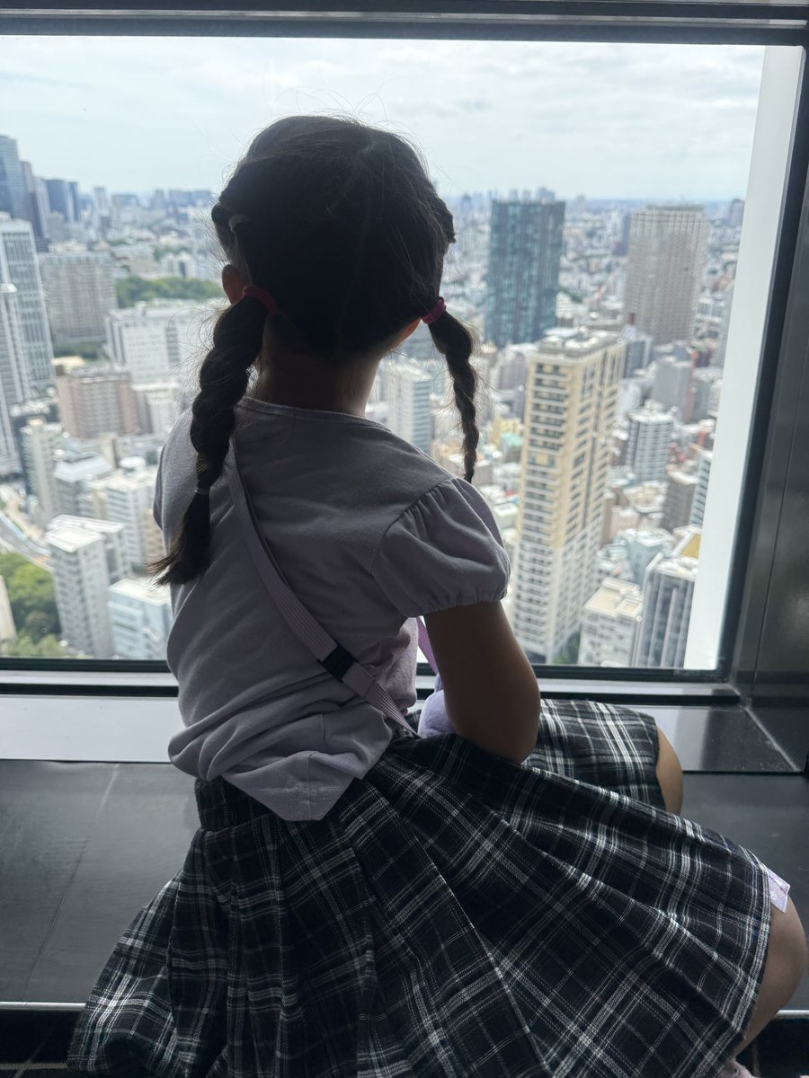 gmb_0719's tweet photo. 今日は東京タワーに歩いて登った🗼
5歳が600段ある階段を余裕で登れた事にびっくり https://t.co/V2NoyHD6rA