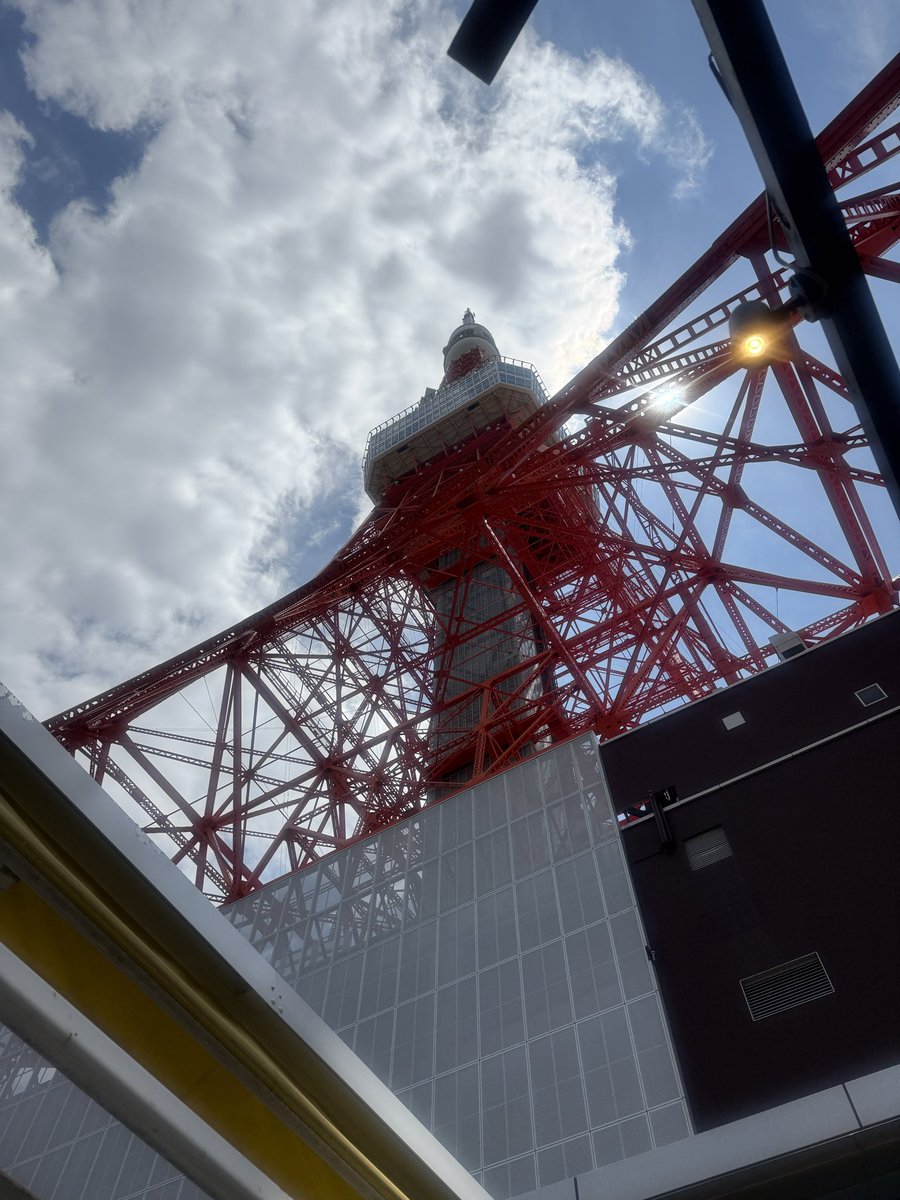gmb_0719's tweet photo. 今日は東京タワーに歩いて登った🗼
5歳が600段ある階段を余裕で登れた事にびっくり https://t.co/V2NoyHD6rA