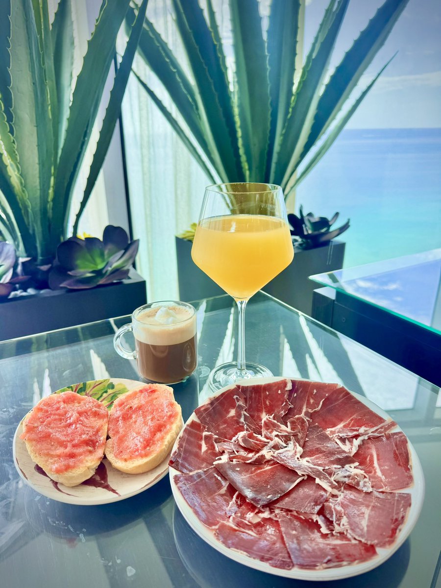 RafaelNodal's tweet photo. All I am missing is Madrid. Olé
Happy Saturday everyone.
#LoveWeekends #WorkHard #EnjoyHard https://t.co/BaO9xLE0I8